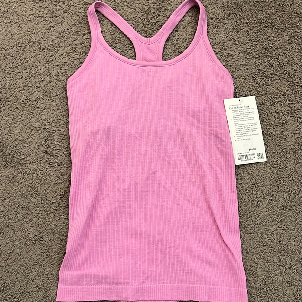 Lululemon Ebb to street tank